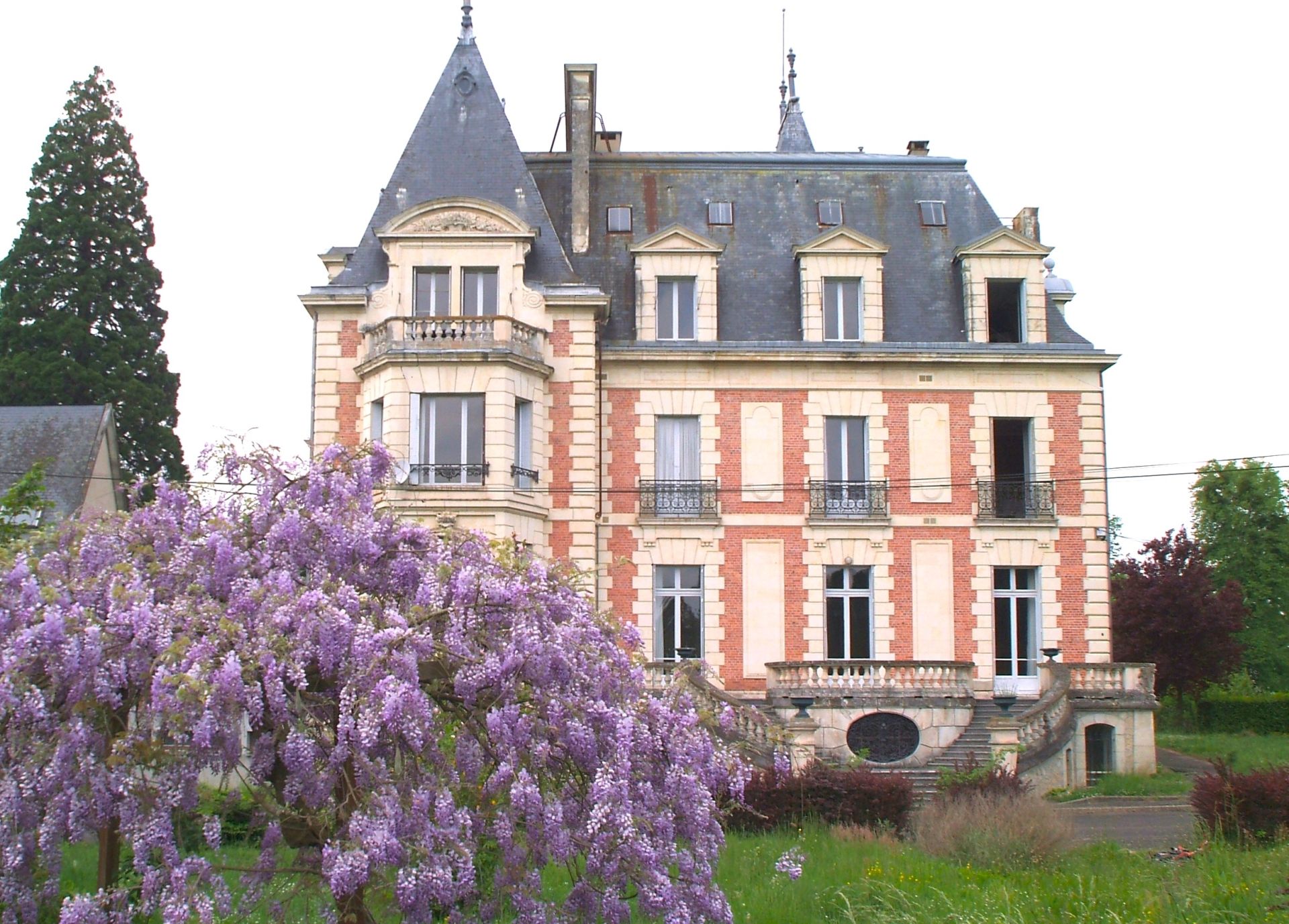 castle 53 Rooms for sale on LE MANS (72000)