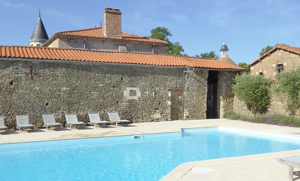 château 12 Pièces en vente sur MAREUIL SUR LAY DISSAIS (85320)