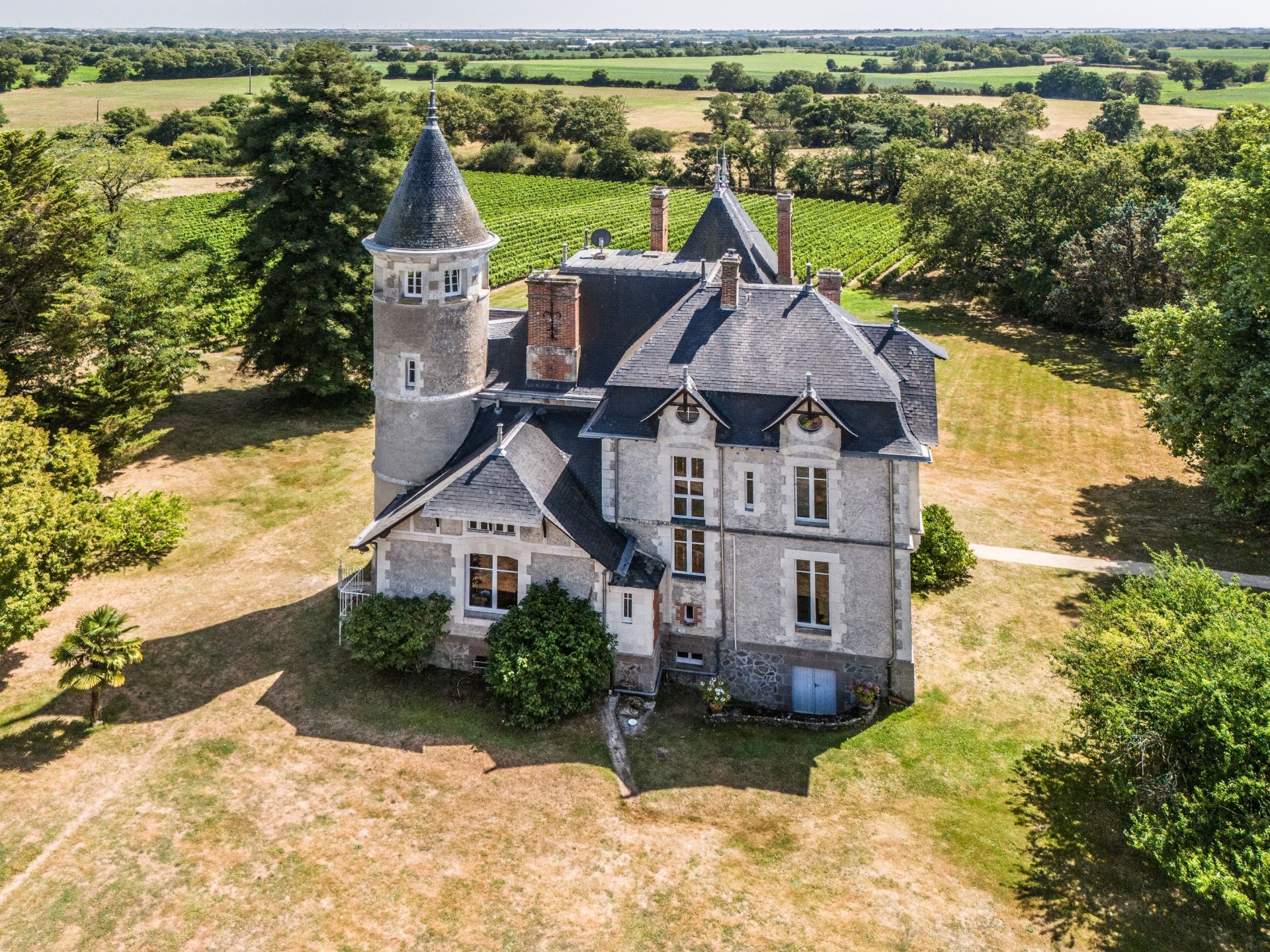 castle 12 Rooms for sale on MAREUIL SUR LAY DISSAIS (85320)