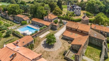 castle 12 Rooms for sale on MAREUIL SUR LAY DISSAIS (85320)