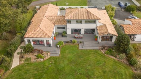 Vente Maison contemporaine Nesmy 7&nbsp;Pièces 296&nbsp;m²