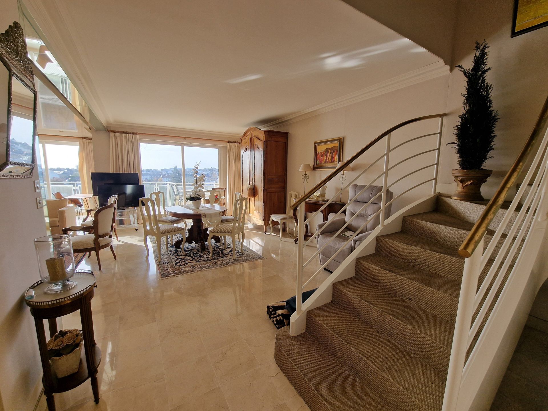 apartment 4 Rooms for sale on NANTES (44100)