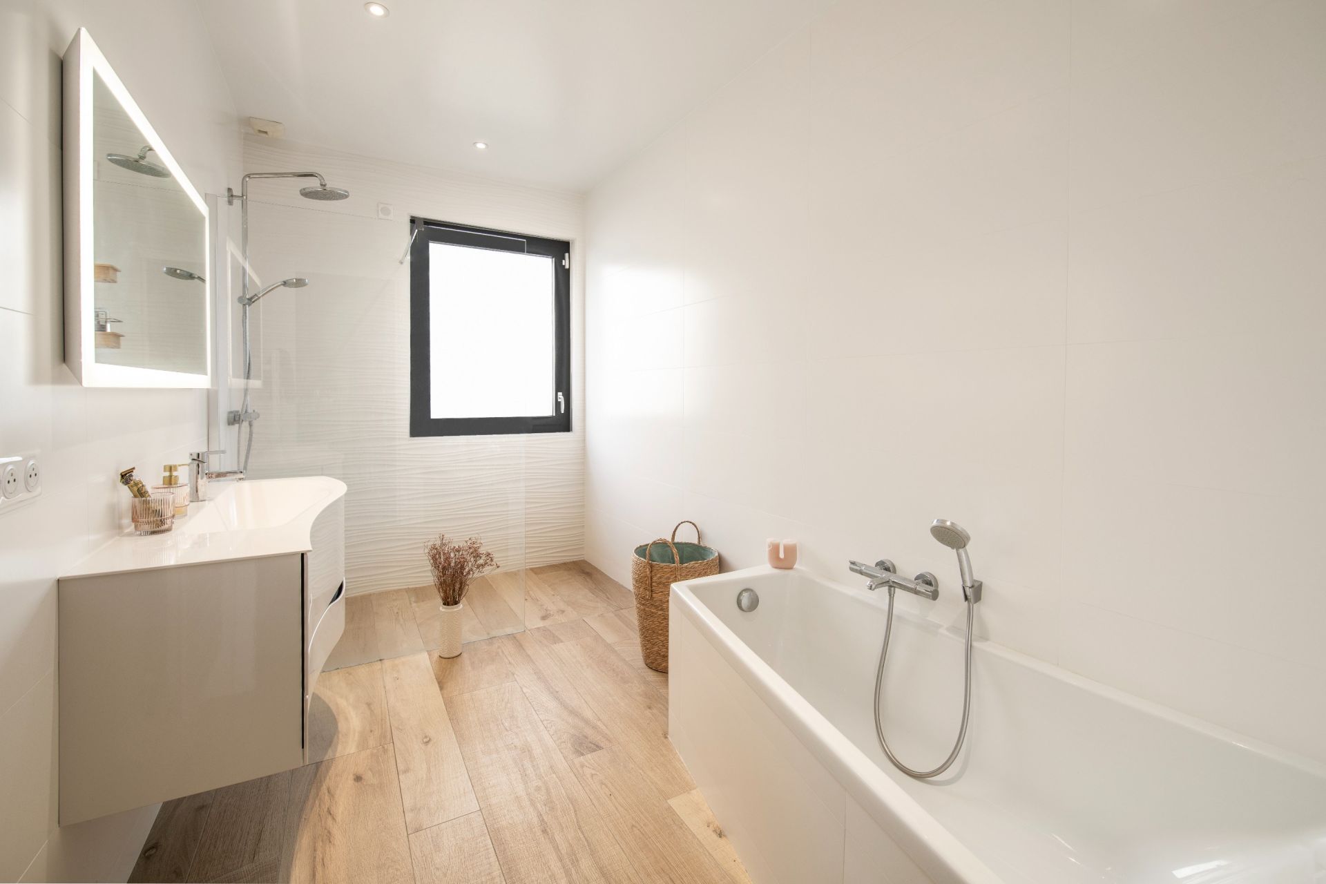 architect's house 7 Rooms for sale on ST SEBASTIEN SUR LOIRE (44230)