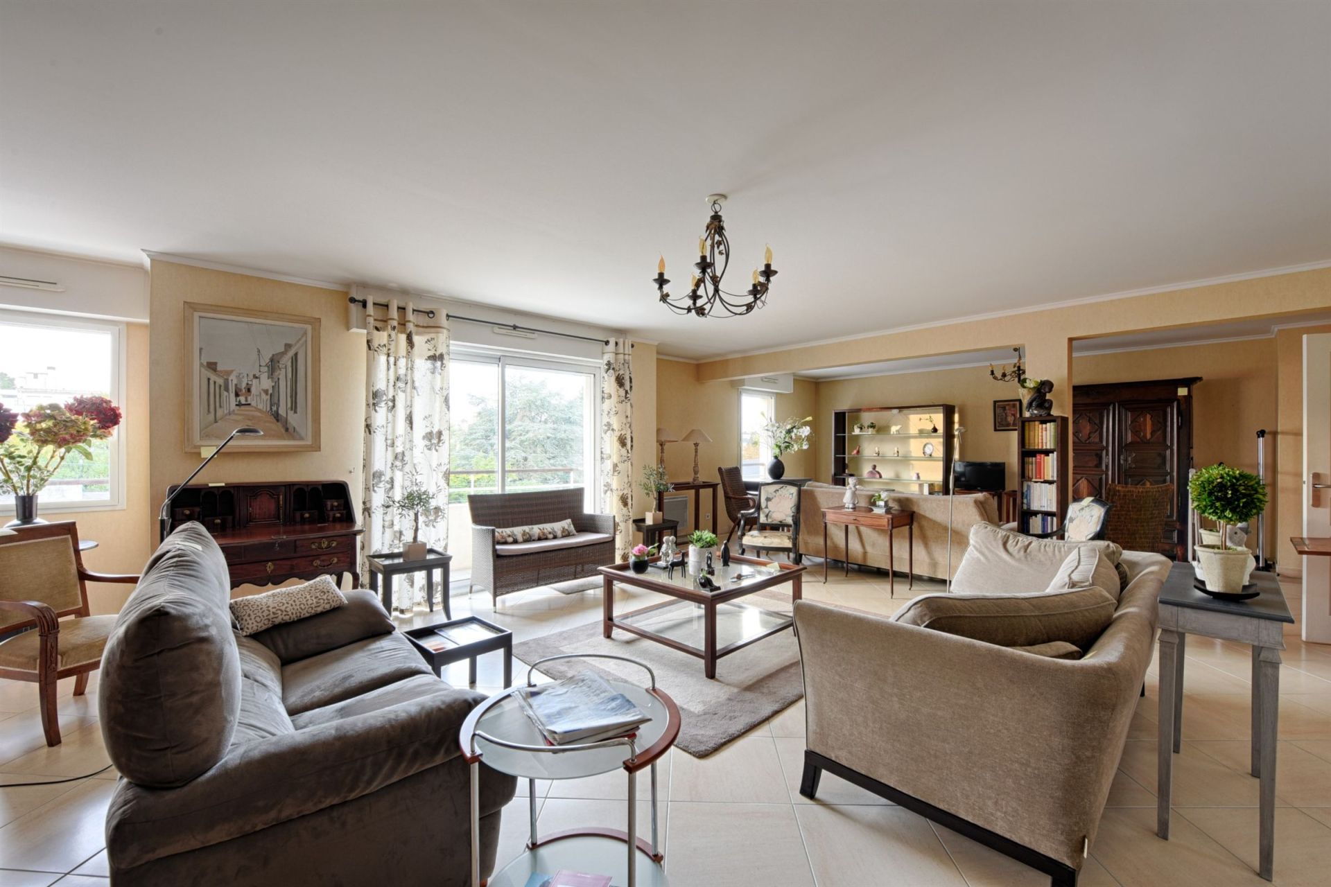 apartment 5 Rooms for sale on NANTES (44000)