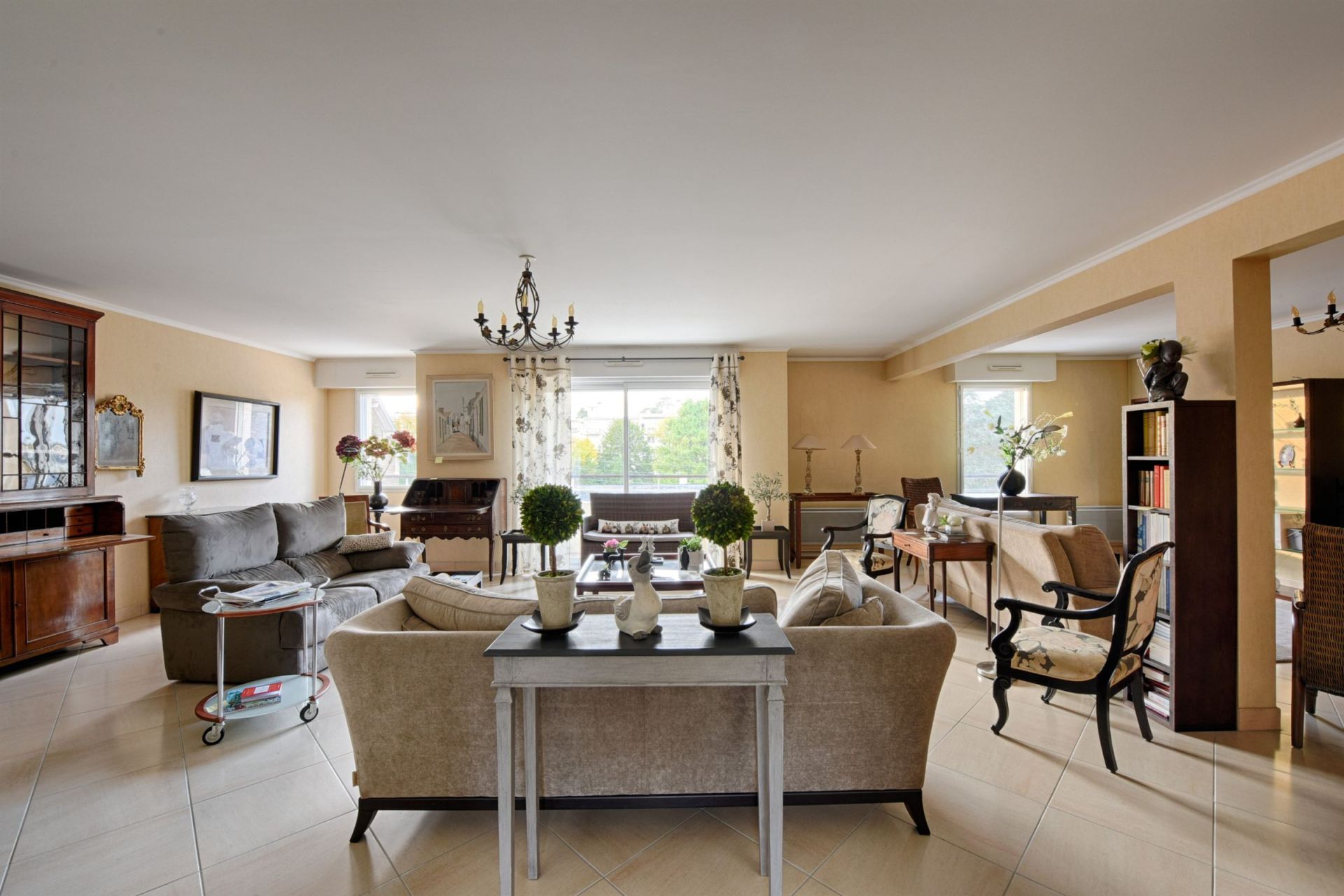 apartment 5 Rooms for sale on NANTES (44000)