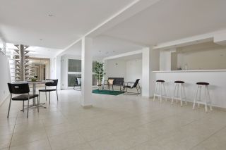 house 6 Rooms for sale on NANTES (44300)