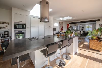 Sale Contemporary house Saint-Sébastien-sur-Loire 7 Rooms 260 m²