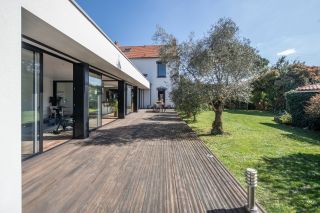 contemporary house 7 Rooms for sale on ST SEBASTIEN SUR LOIRE (44230)