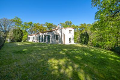 Sale House Saint-Sébastien-sur-Loire 8 Rooms 216 m²