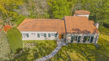 house 8 Rooms for sale on ST SEBASTIEN SUR LOIRE (44230)