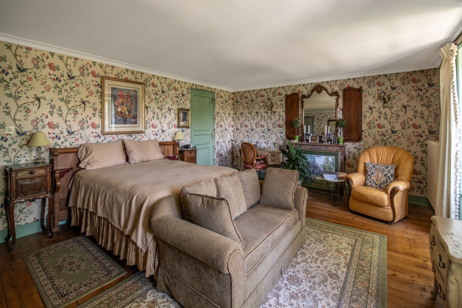 mansion 16 Rooms for sale on BRESSUIRE (79300)