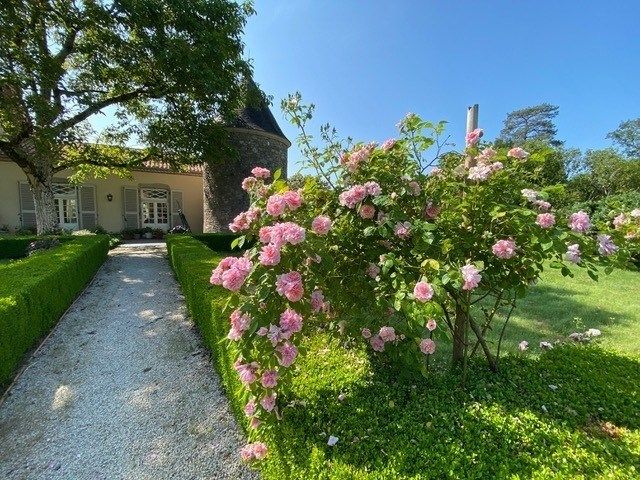 maison 16 Pièces en vente sur BRESSUIRE (79300)