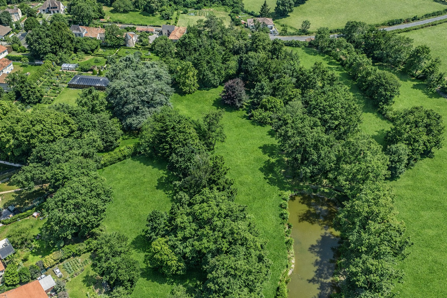 maison 16 Pièces en vente sur BRESSUIRE (79300)