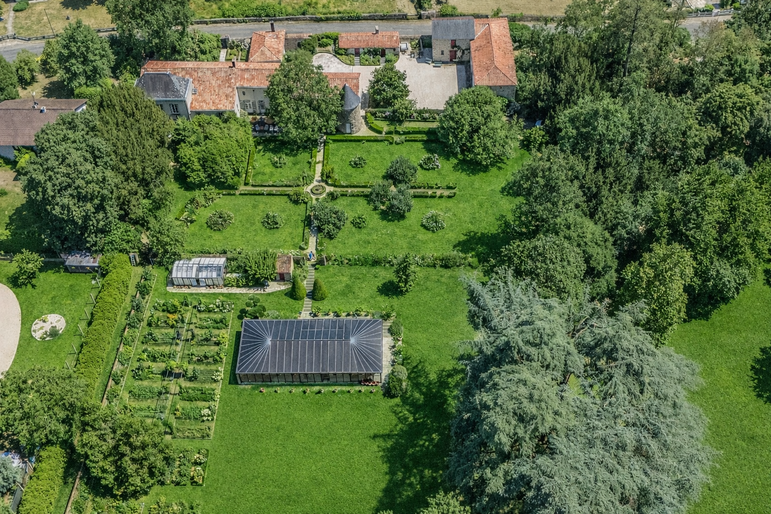 maison 16 Pièces en vente sur BRESSUIRE (79300)