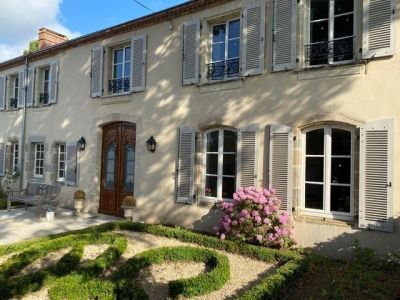 Vente Maison Bressuire 16&nbsp;Pièces 380&nbsp;m²