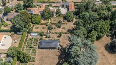 mansion 16 Rooms for sale on BRESSUIRE (79300)