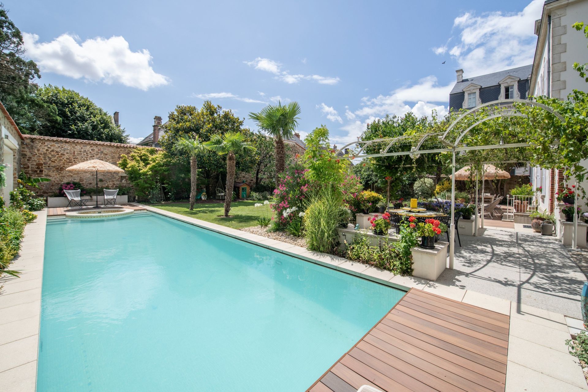 maison 9 Pièces en vente sur LA ROCHE SUR YON (85000)