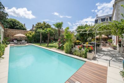 maison 9 Pièces en vente sur LA ROCHE SUR YON (85000) Vente Maison La Roche-sur-Yon 9 Pièces 285 m²