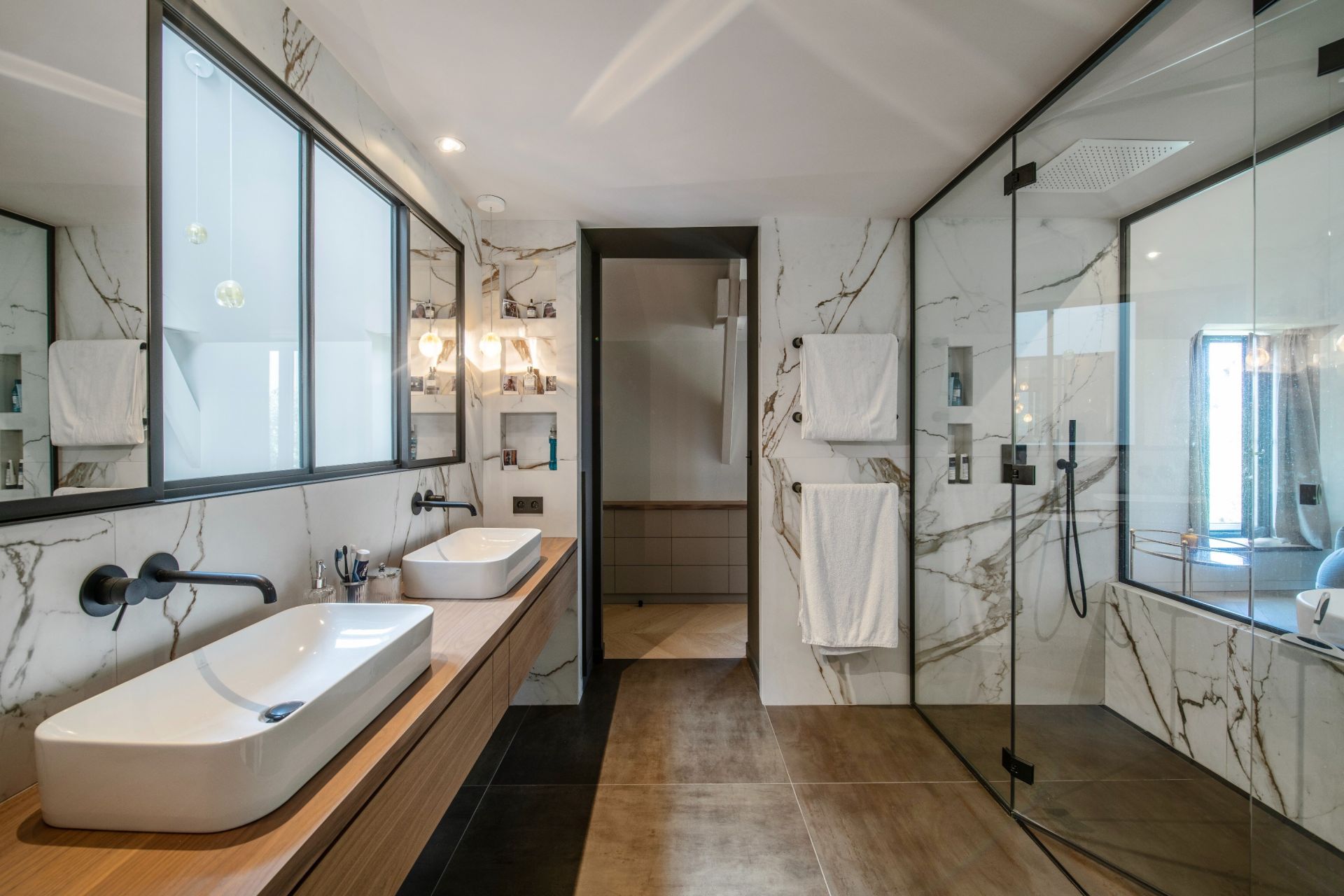 long house 10 Rooms for sale on CARQUEFOU (44470)