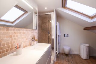 mansion 8 Rooms for sale on NANTES (44000)