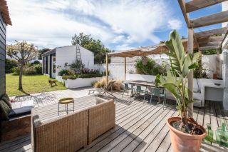 house 8 Rooms for sale on L EPINE (85740)