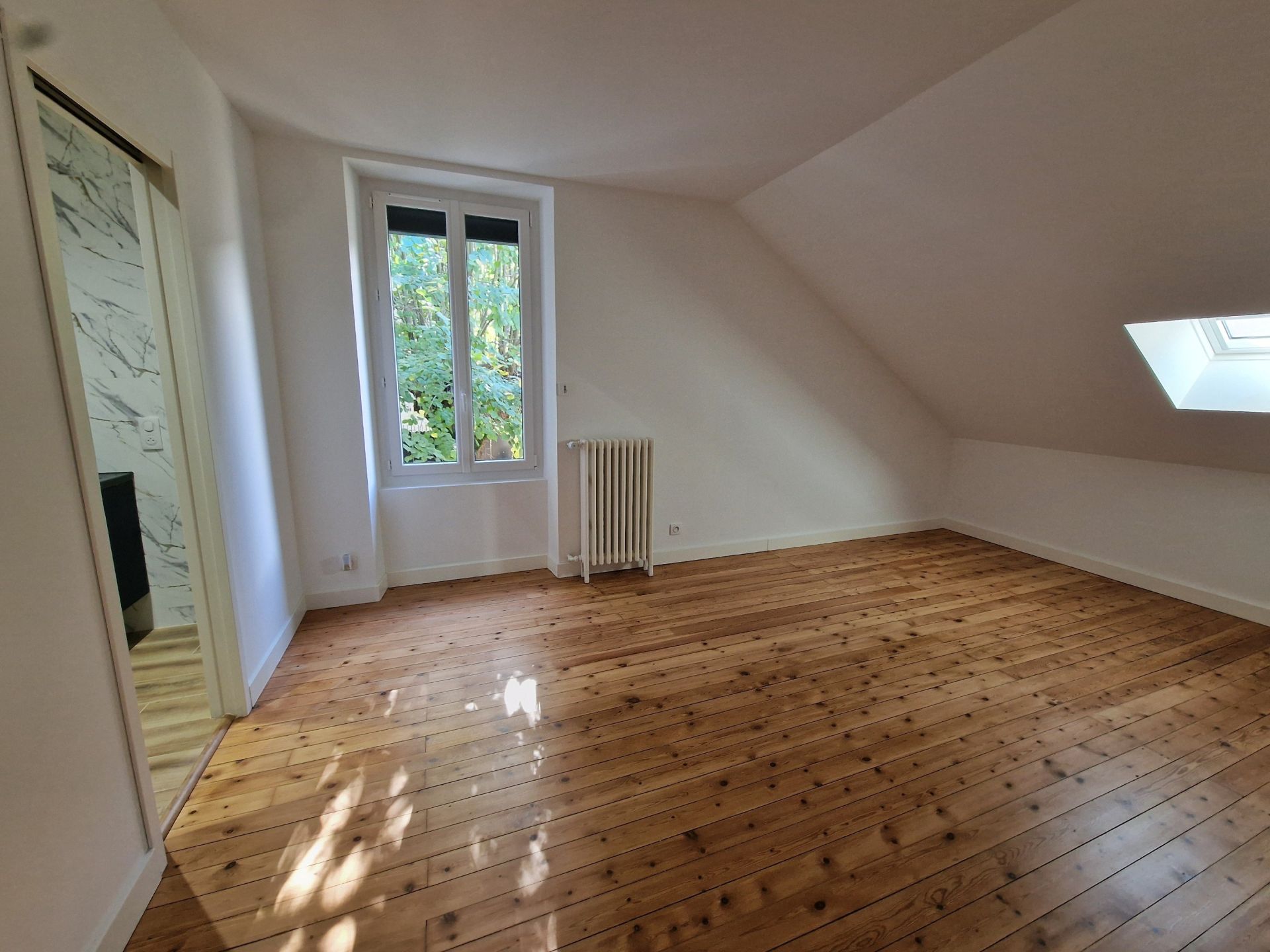 house 5 Rooms for sale on NANTES (44100)