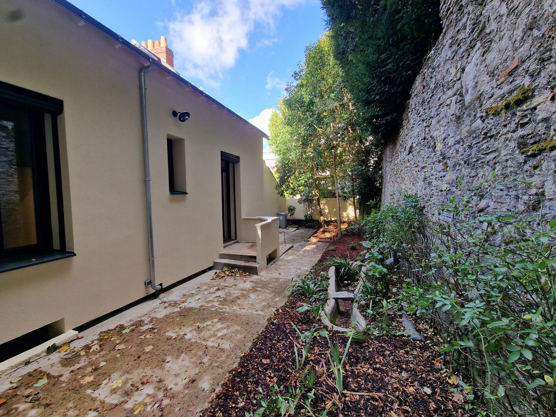 house 5 Rooms for sale on NANTES (44100)