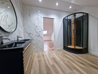 house 5 Rooms for sale on NANTES (44100)