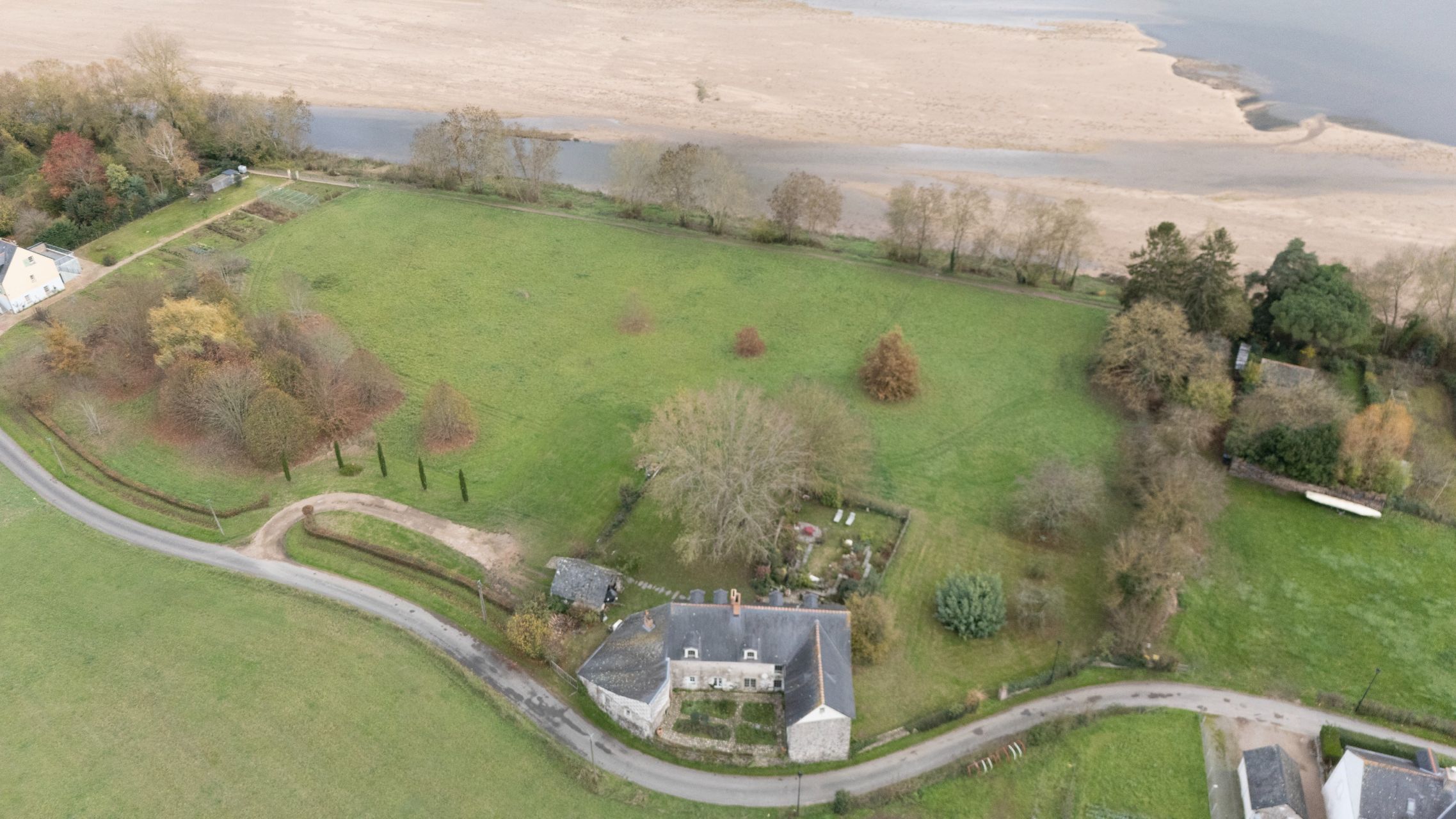 house 10 Rooms for sale on ANGERS (49000)