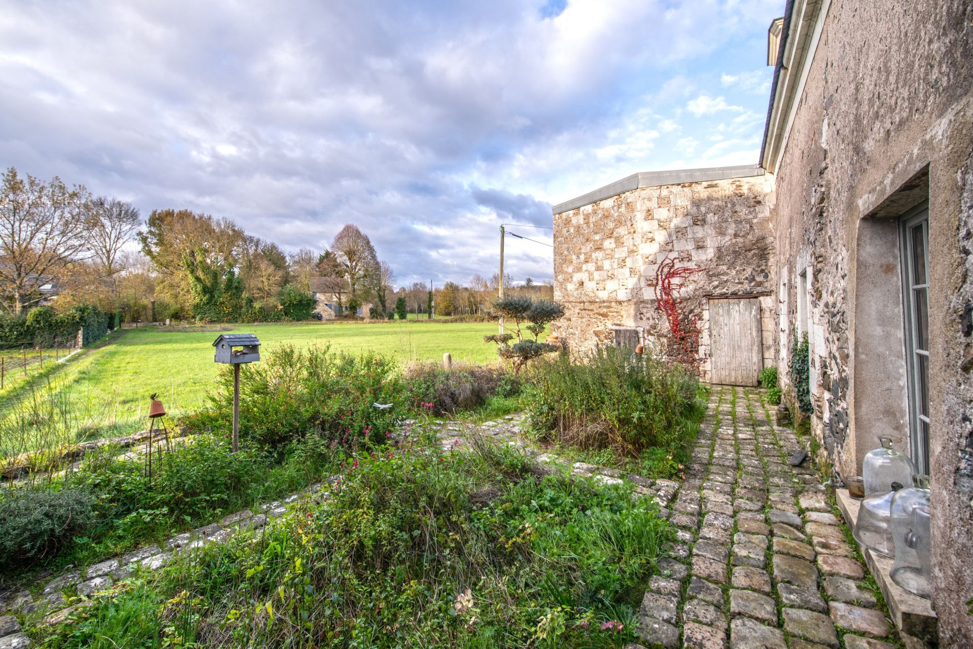 house 10 Rooms for sale on ANGERS (49000)