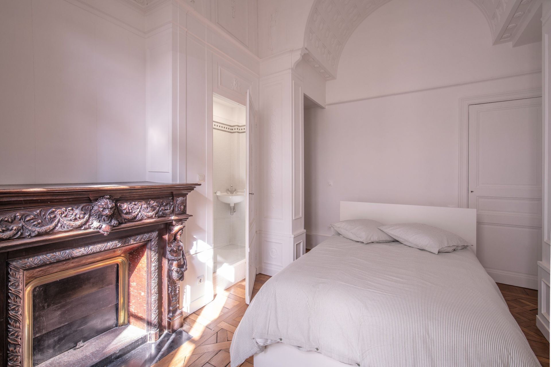 apartment 5 Rooms for sale on NANTES (44000)