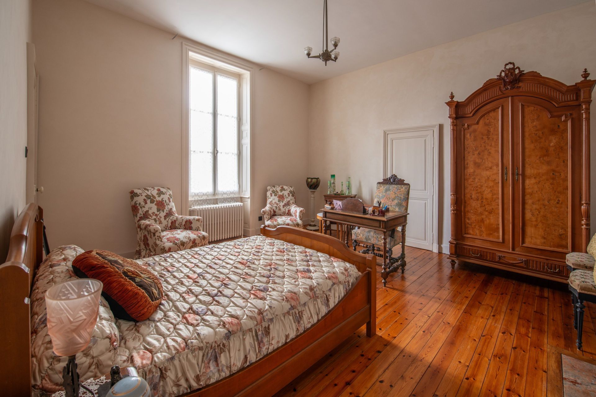 maison bourgeoise 17 Pièces en vente sur LA ROCHE SUR YON (85000)