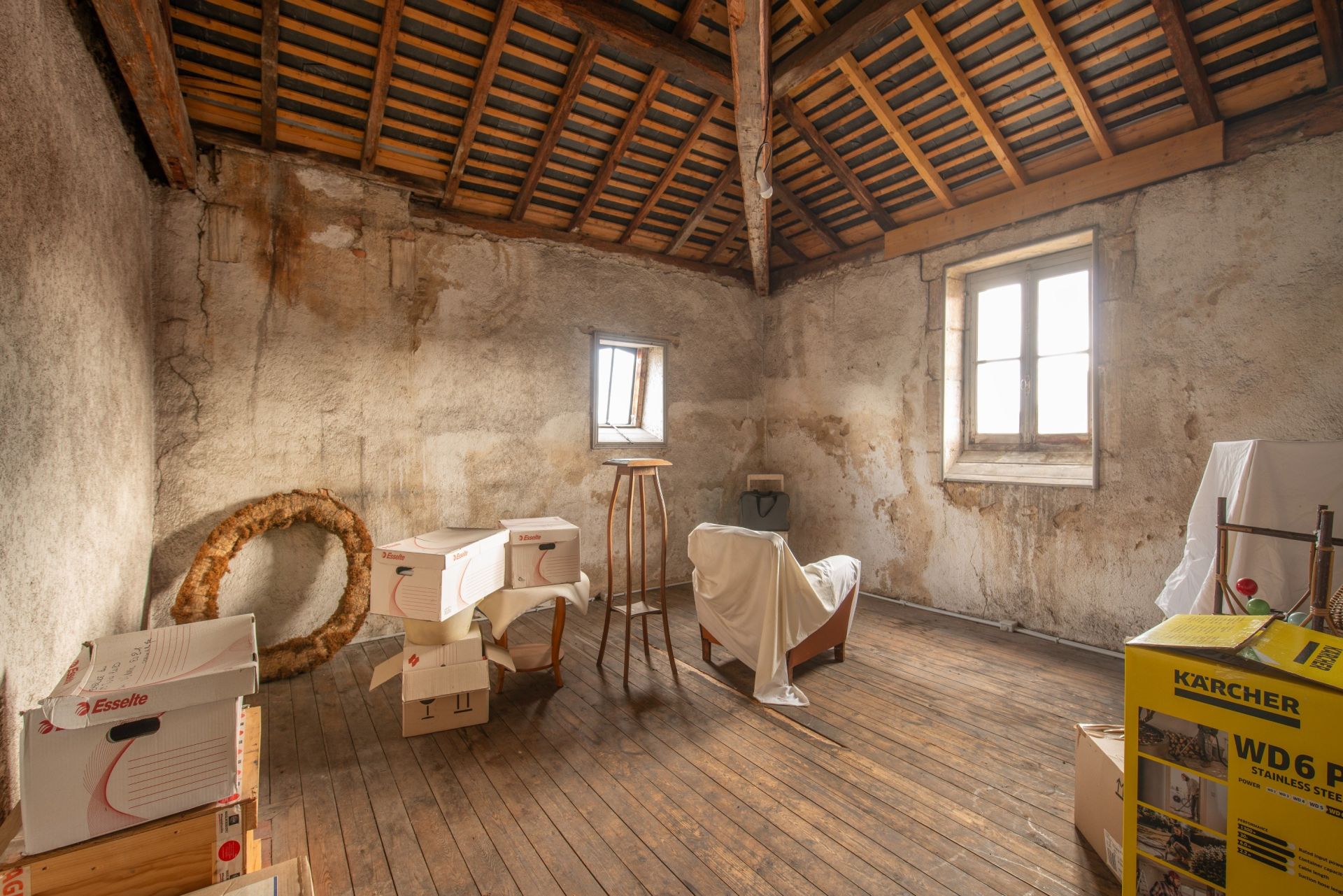 mansion 17 Rooms for sale on LA ROCHE SUR YON (85000)