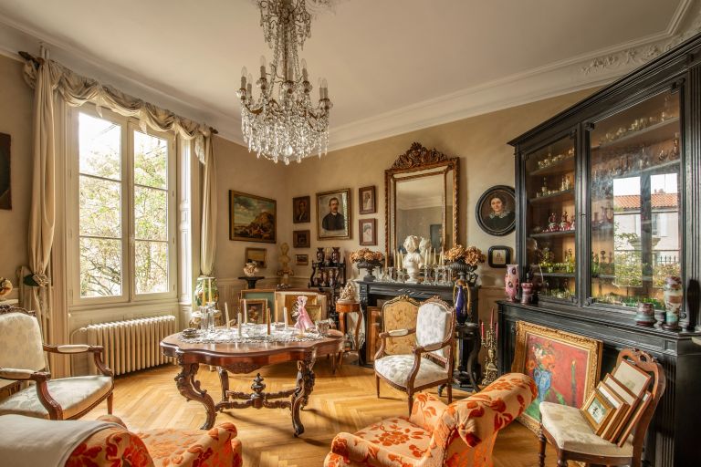 maison bourgeoise 17 Pièces en vente sur LA ROCHE SUR YON (85000)