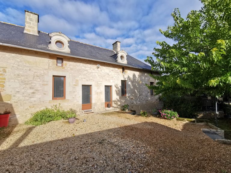 maison 15 Pièces en vente sur DOUE LA FONTAINE (49700)