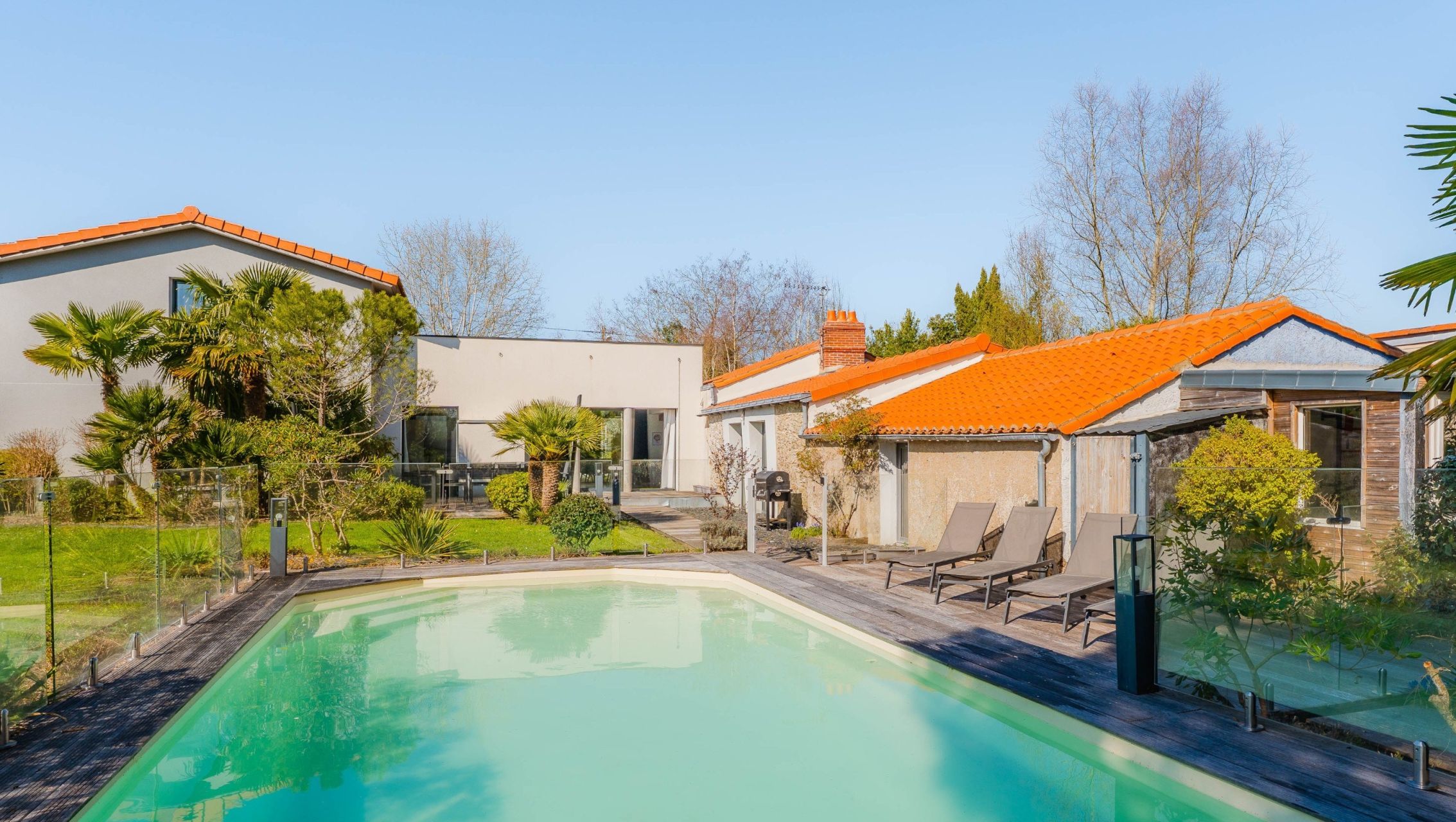 house 10 Rooms for sale on HAUTE GOULAINE (44115)