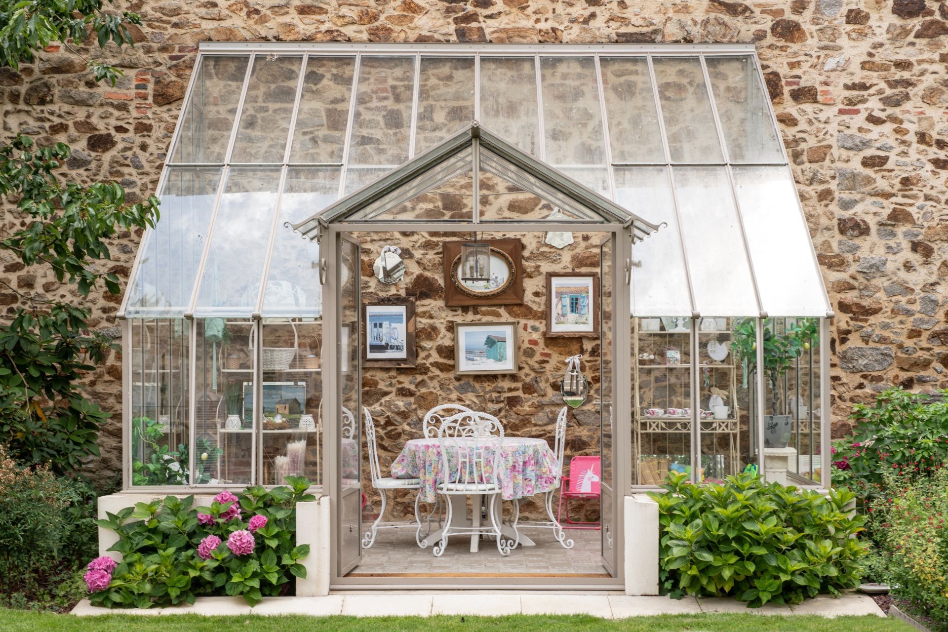 house 9 Rooms for sale on LA ROCHE SUR YON (85000)