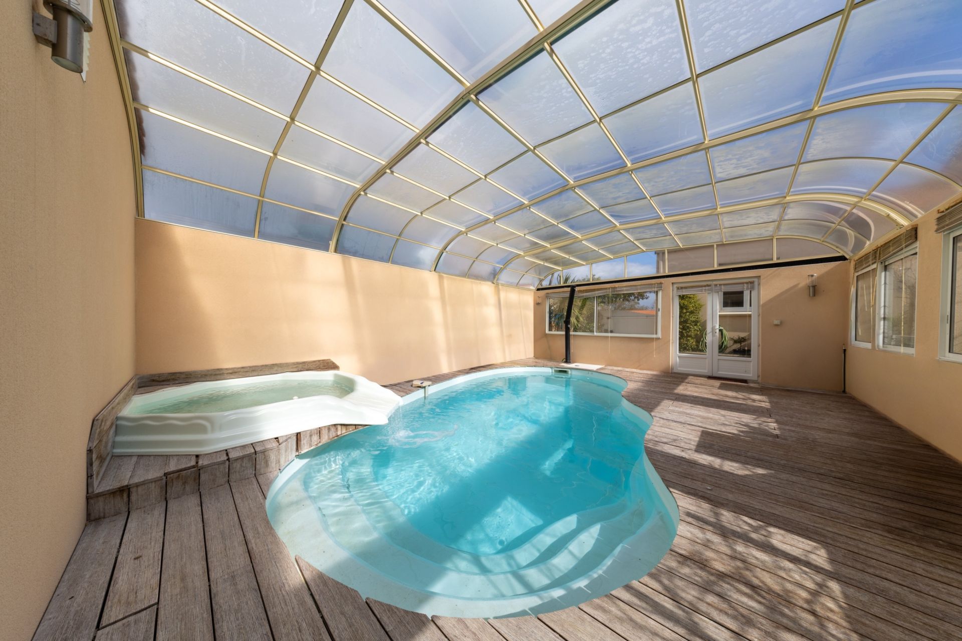 maison 11 Pièces en vente sur JARD SUR MER (85520)