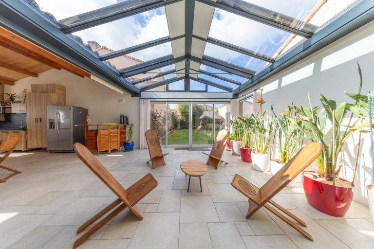 house 11 Rooms for sale on JARD SUR MER (85520)