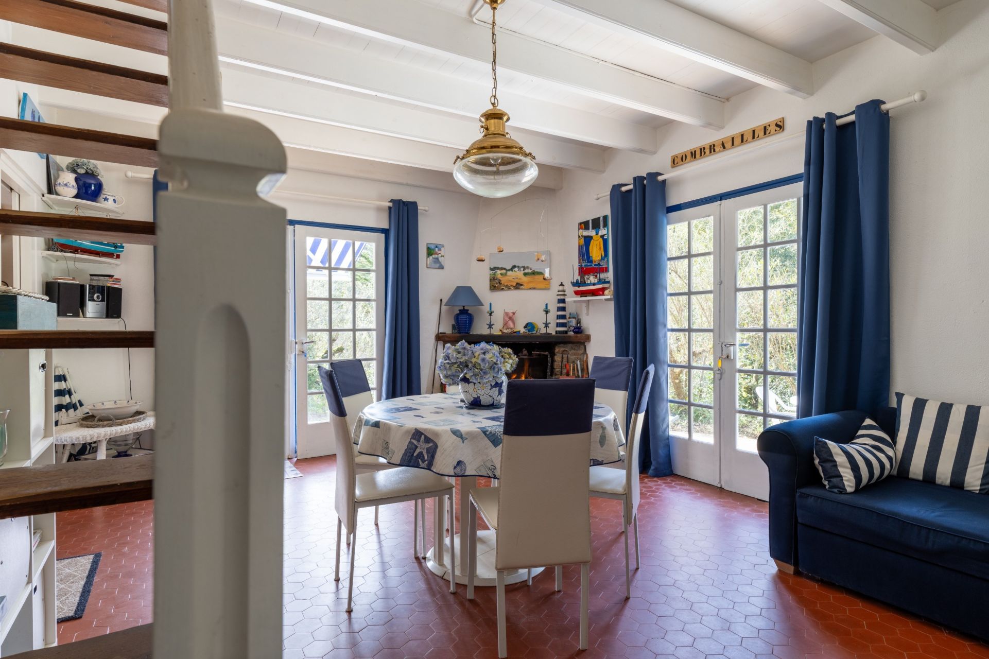 house 6 Rooms for sale on L ILE D YEU (85350)