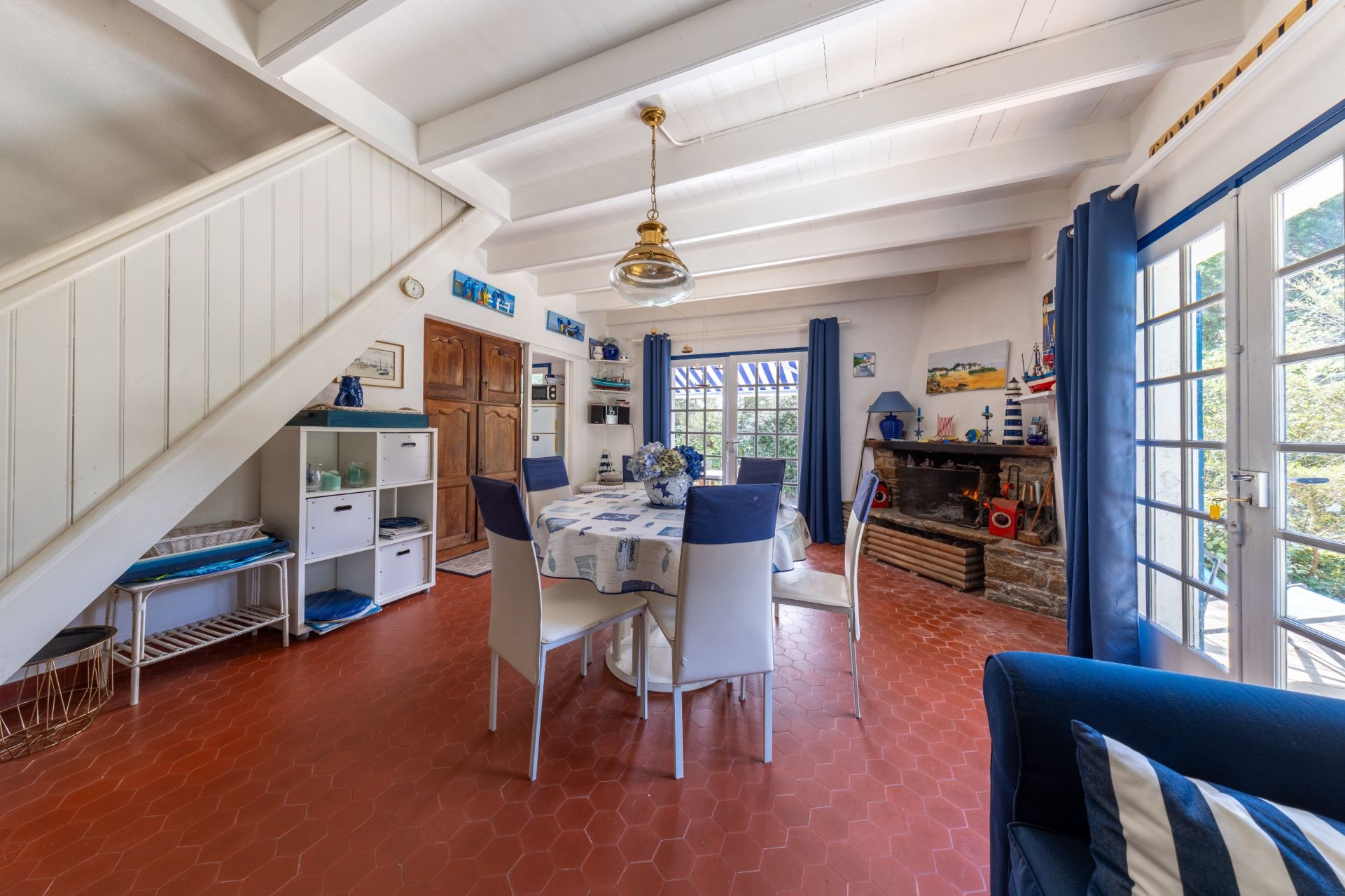 house 6 Rooms for sale on L ILE D YEU (85350)