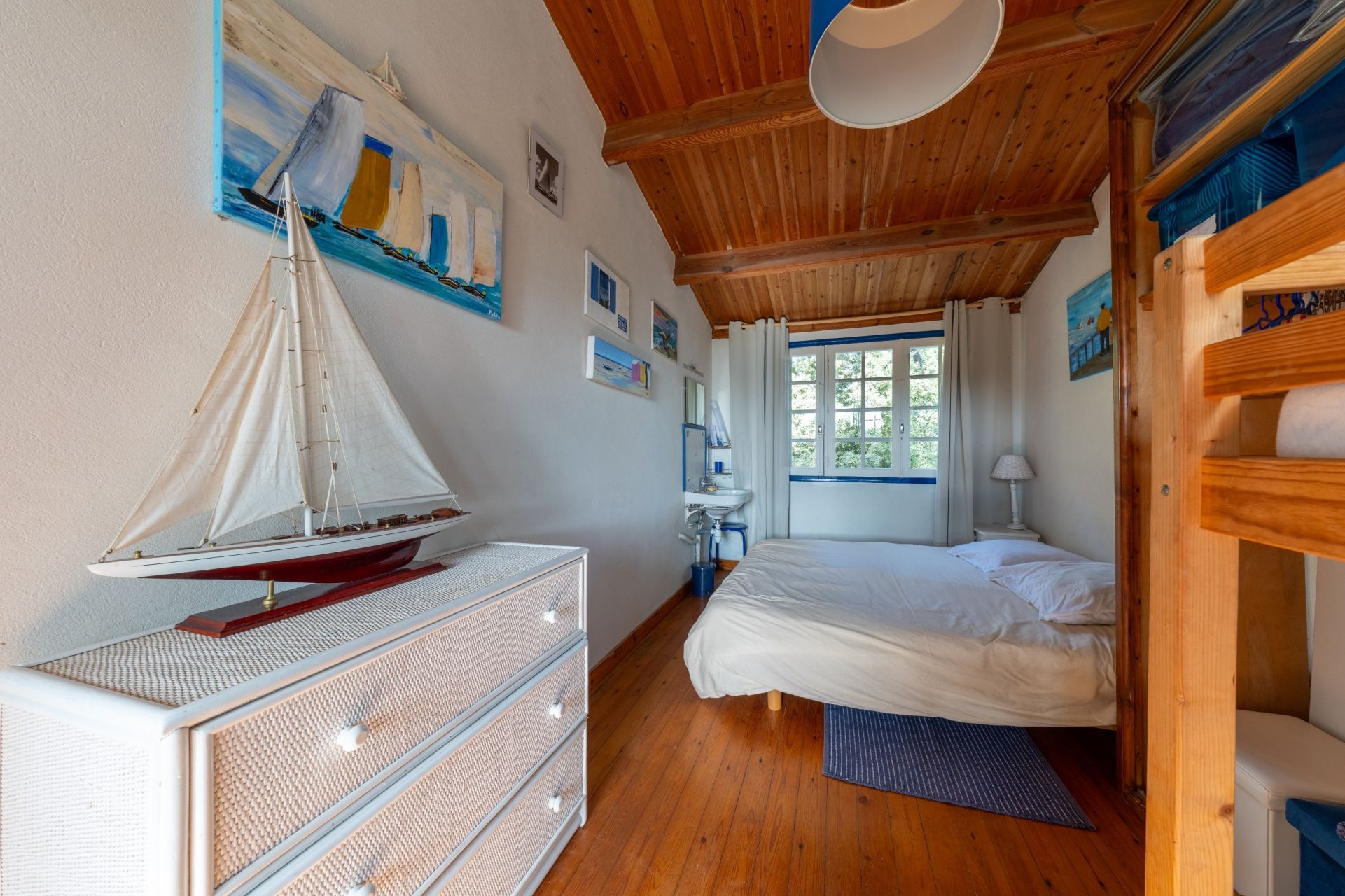 house 6 Rooms for sale on L ILE D YEU (85350)