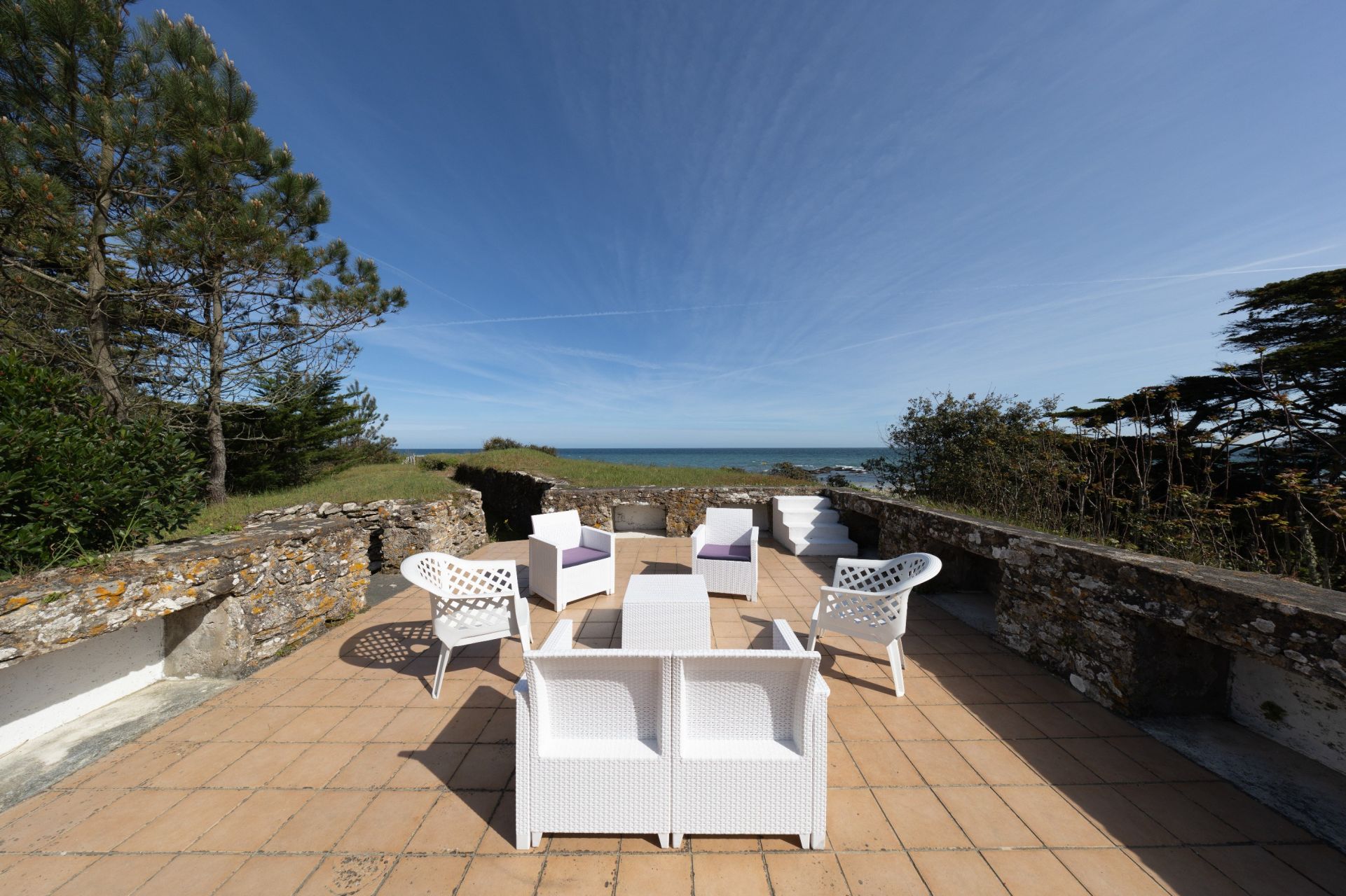 house 6 Rooms for sale on L ILE D YEU (85350)