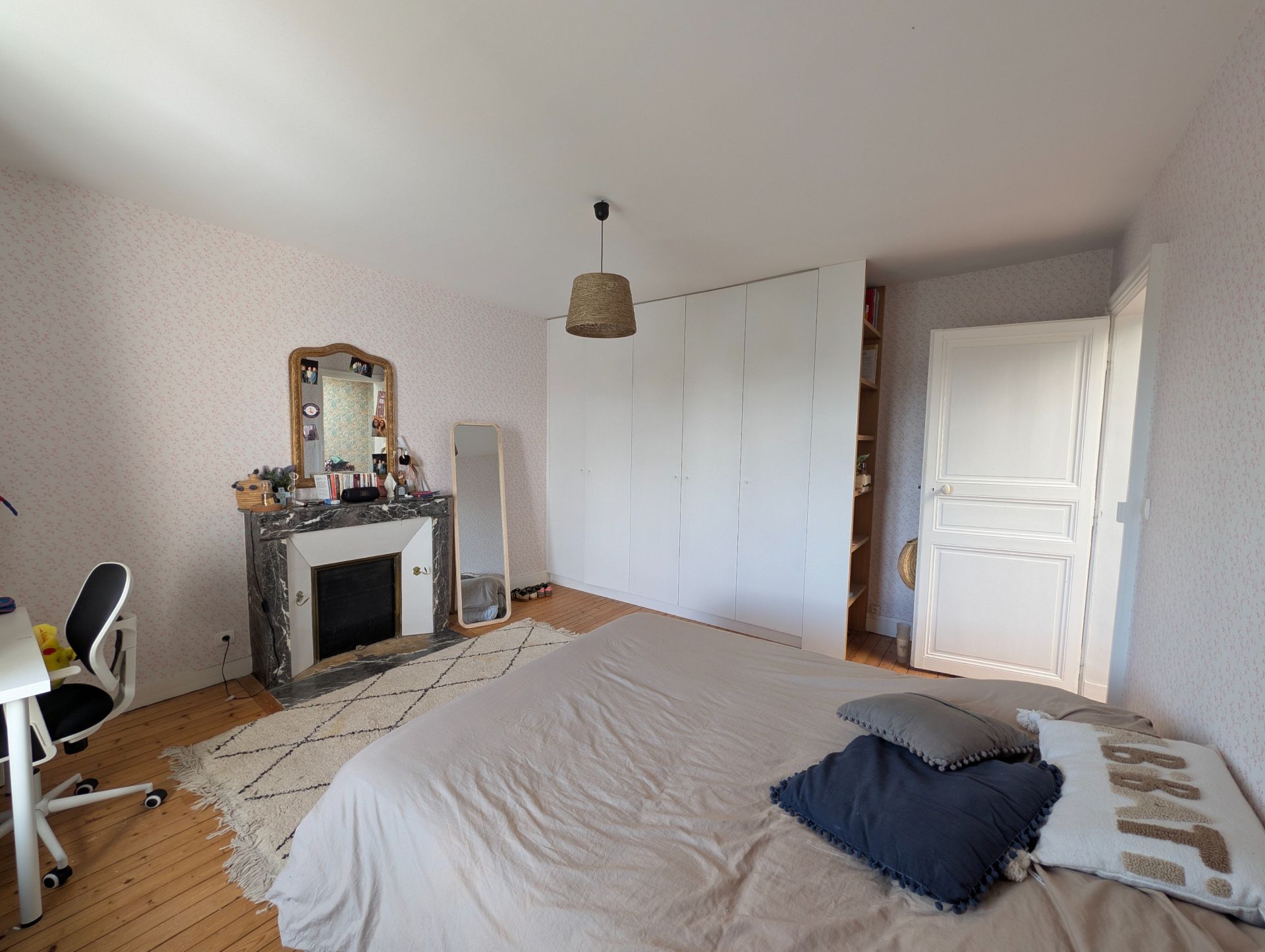 house 16 Rooms for sale on ANGERS (49100)