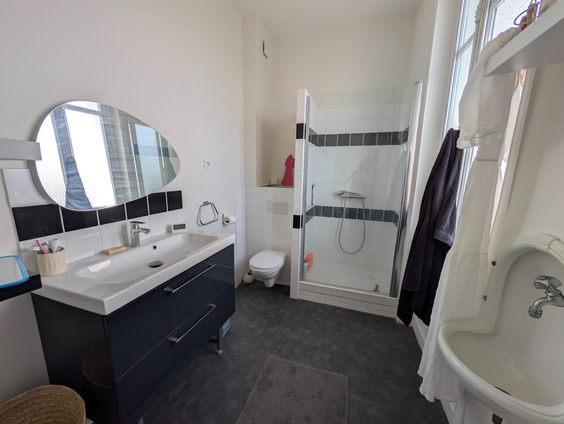 house 16 Rooms for sale on ANGERS (49100)