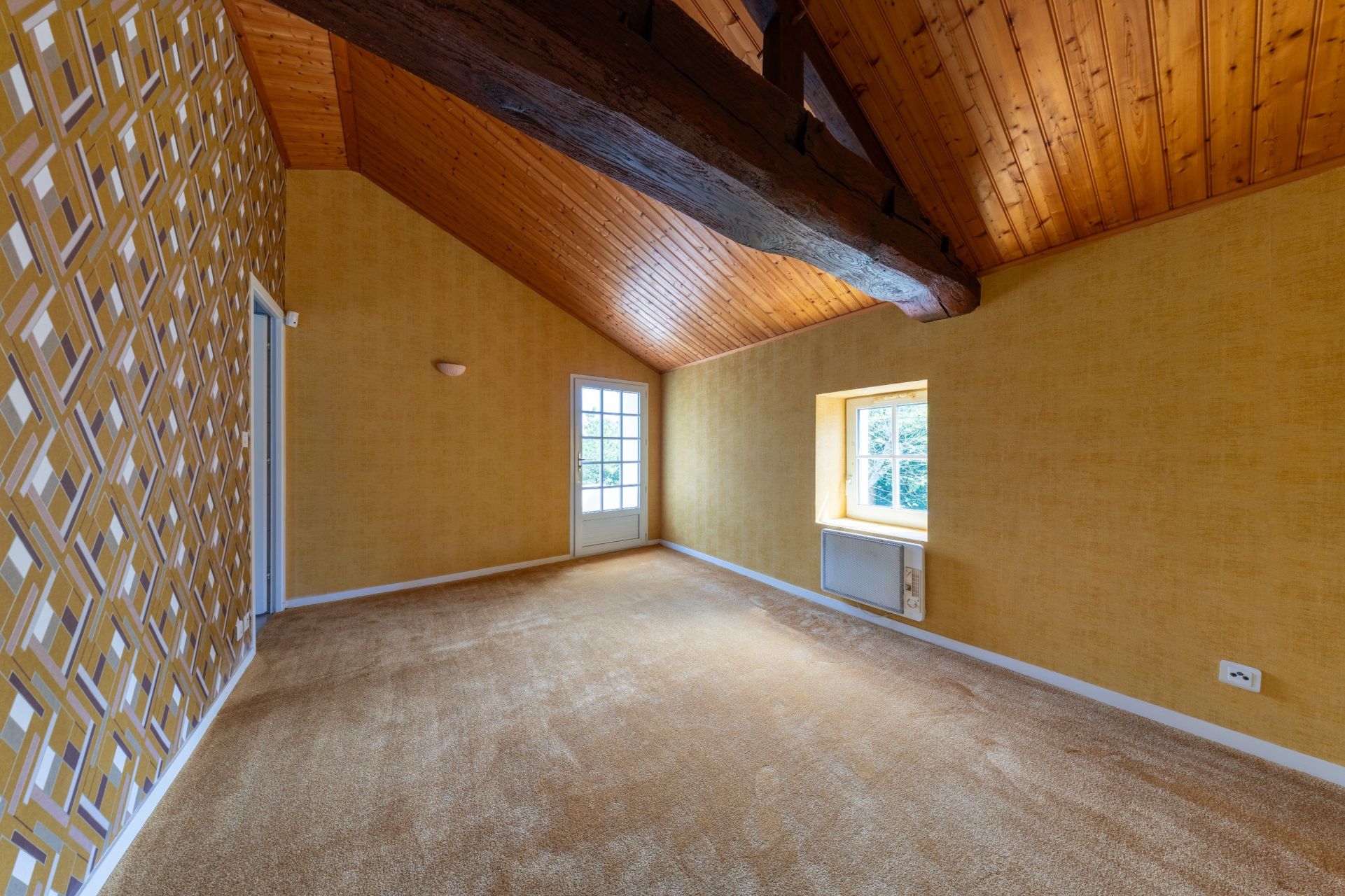 house 7 Rooms for sale on AUBIGNY LES CLOUZEAUX (85430)