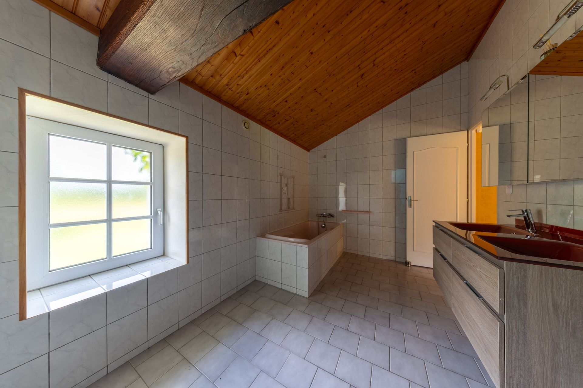 house 7 Rooms for sale on AUBIGNY LES CLOUZEAUX (85430)