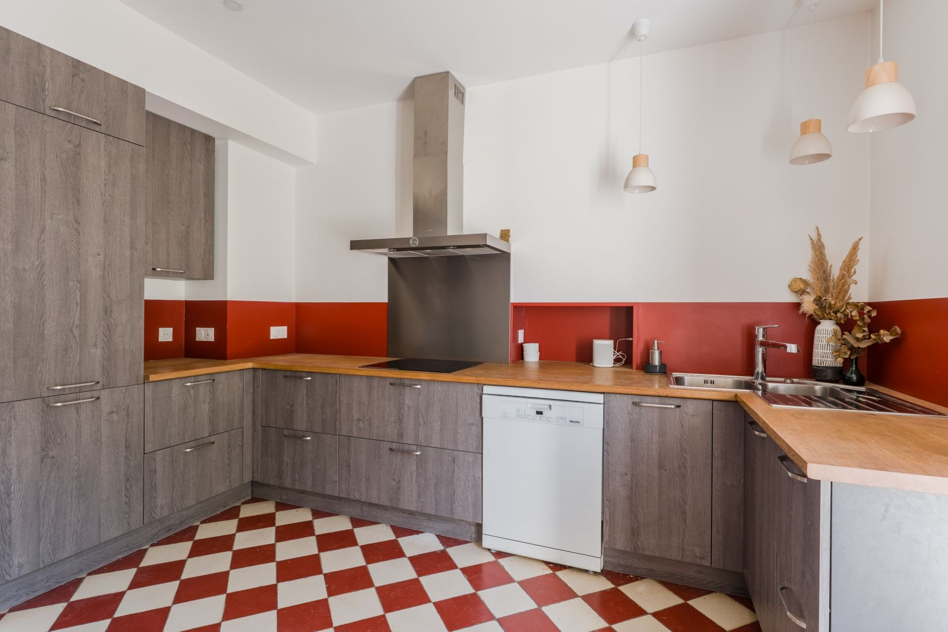 house 8 Rooms for sale on NANTES (44100)
