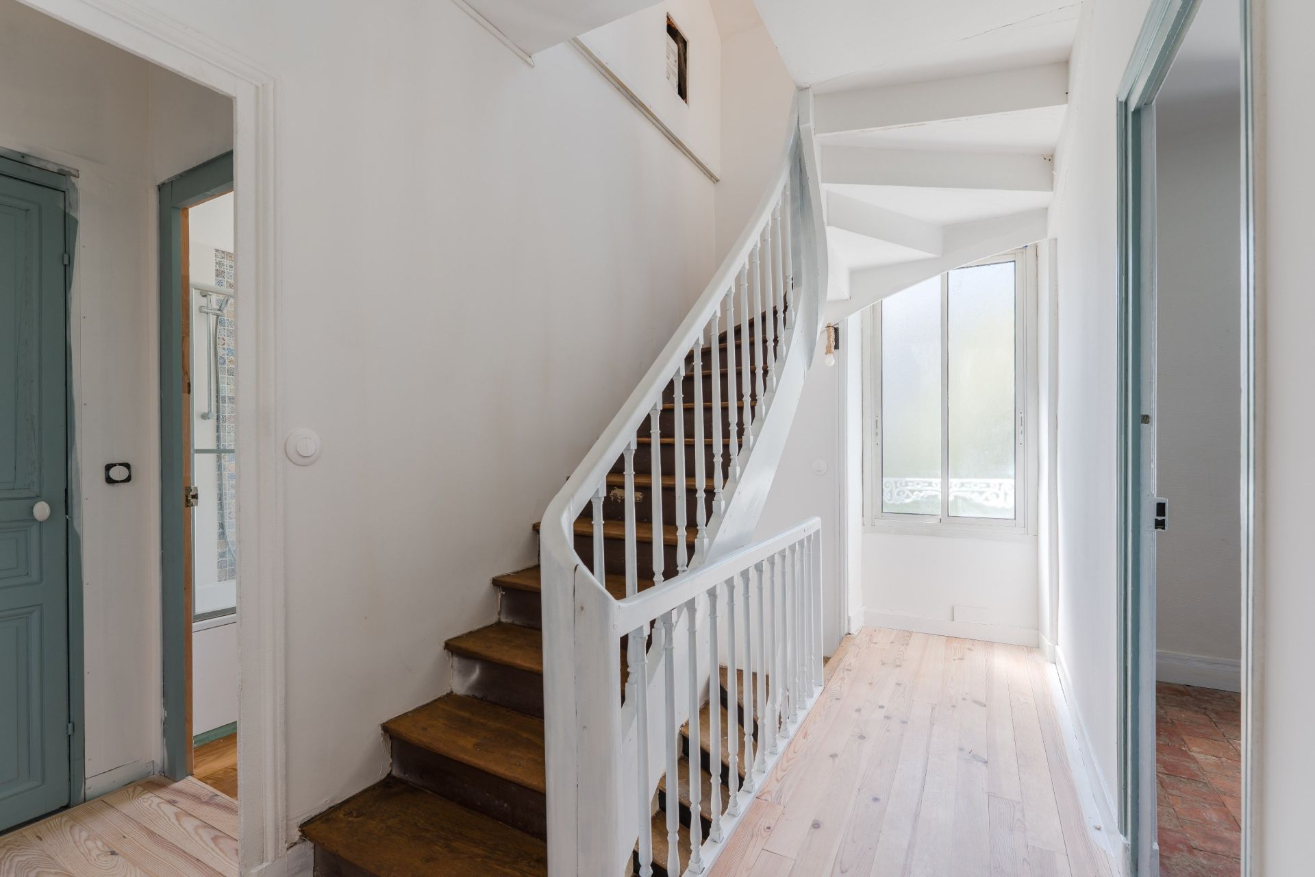 house 8 Rooms for sale on NANTES (44100)