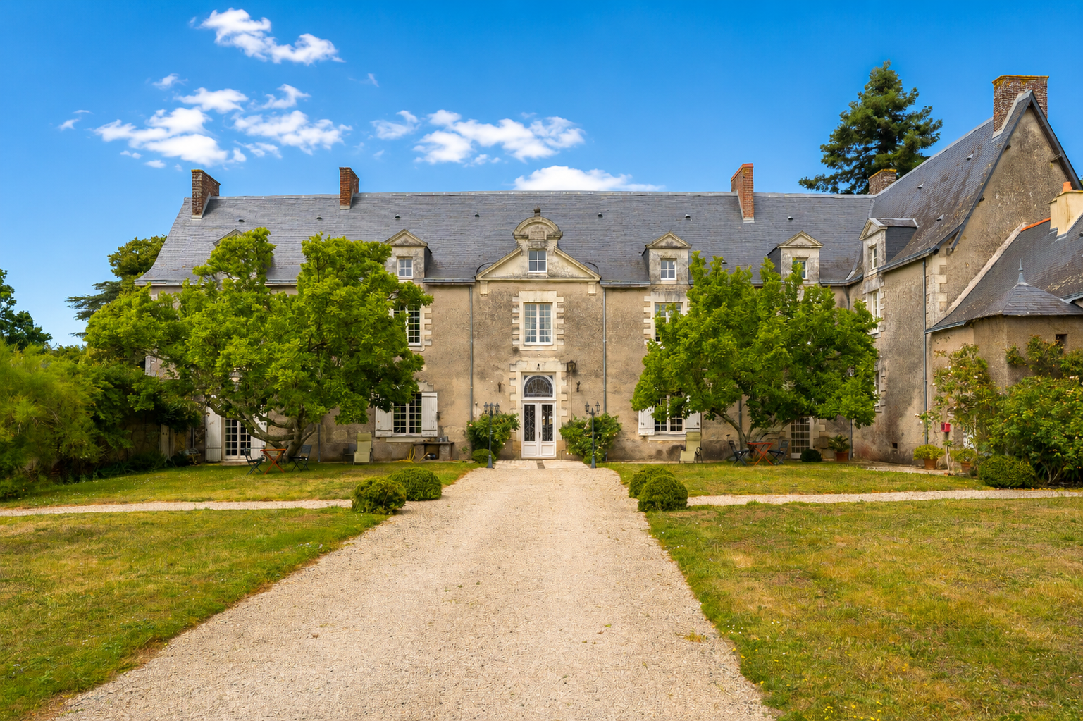 maison 8 Pièces en vente sur GRANDCHAMP DES FONTAINES (44119)